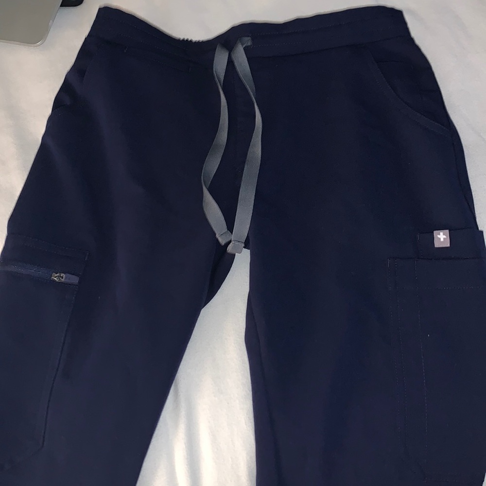 Figs Yola Petite Skinny scrub pant